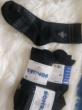 Bombas Black Crew Athletic Socks with Gray S SIZE SHOE 4-6 SEE MEASUREMENT